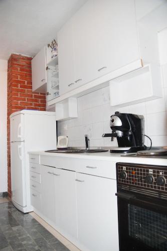 Three-Bedroom Apartment with Terrace and Sea View image 5