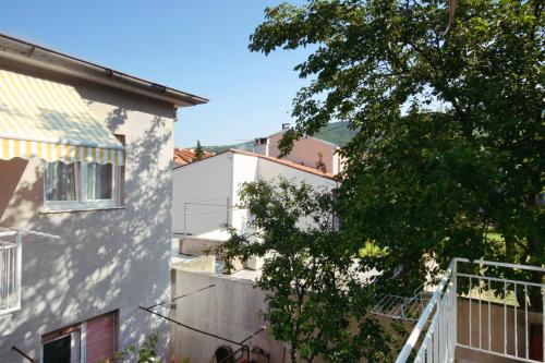 Studio with Balcony image 9