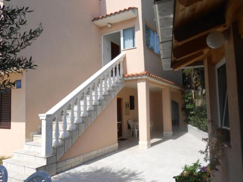 Apartments with a parking space Novi Vinodolski - 5587 - image 3