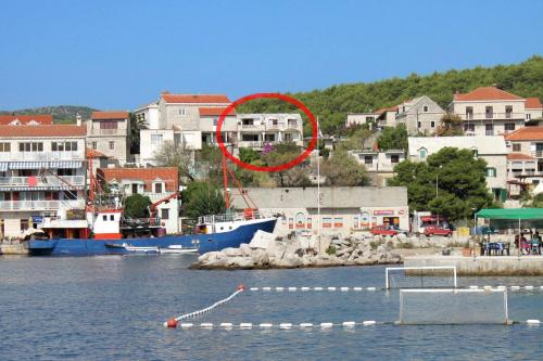  Apartments by the sea Sumartin, Brac - 5615, Pension in Sumartin