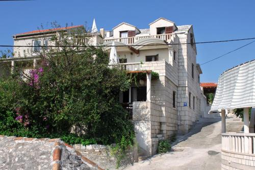  Apartments by the sea Sumartin, Brac - 5615 in Sumartin