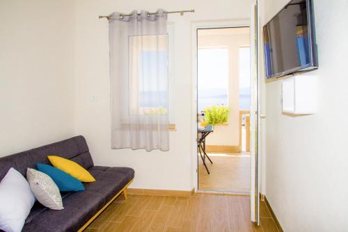 Apartments with a parking space Bol Brac - 5641 - image 14