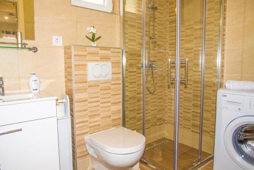 Apartments with a parking space Bol Brac - 5641 - main image