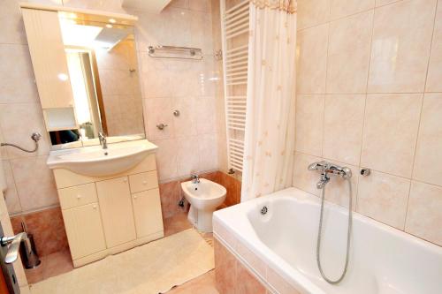 Apartments by the sea Klenovica Novi Vinodolski - 5580 - image 3