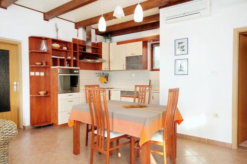 Apartments by the sea Klenovica Novi Vinodolski - 5580 - image 12