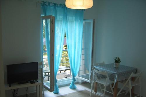 One-Bedroom Apartment with Terrace image 4
