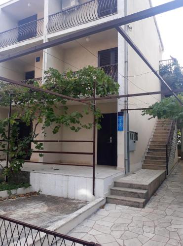 Apartments with a parking space Supetar Brac - 5653 - image 5
