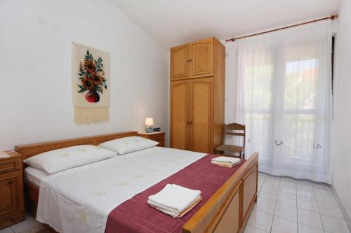 Apartments with a parking space Supetar Brac - 5653 - image 8