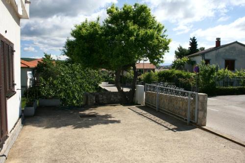 Apartments with parking space Krk - 5364 - image 5