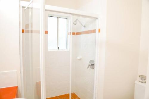 15 Whale Watch Resort + Beach Front + Ducted Air Con + 3 Bed + 2 Bath 15 Whale Watch Resort + Beach Front + Ducted Air Con + 3 Bed + 2 Bath