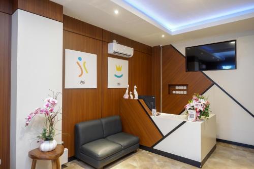 로비, Sans Hotel Pippo Yogyakarta by RedDoorz in 카시한