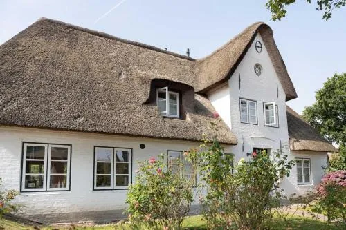 Altes Schulmeisterhaus Wohnung 1 in Oevenum, Deutschland