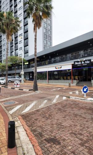 9 Ipanema Umhlanga 5 Sleeper garden unit next to The Oyster Box Hotel, Durban