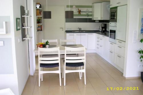 廚房, Seniorengerechte Ferienwohnung in Großalmerode in 大阿爾默羅德