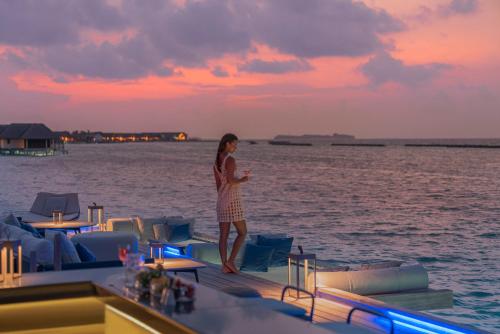 포시즌스 리조트 몰디브 앳 란다 기라바루 - 바/라운지