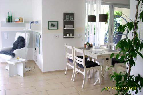 餐飲選擇, Seniorengerechte Ferienwohnung in Großalmerode in 大阿爾默羅德