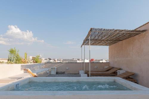 Swimming pool, Palazzo Nianu _romantic 3-bedroom Palazzo in Salento with roof garden in Neviano