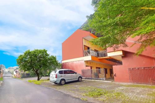 OYO 90463 A2b Guesthouse