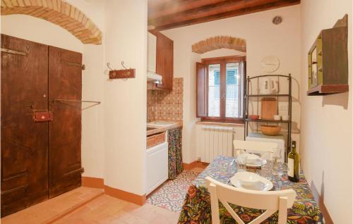  Nice apartment in Monteverdi Marittimo with WiFi and 1 Bedrooms in Monteverdi Marittimo