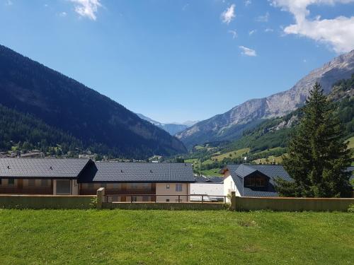  Haus Pfeiren, Ferienwohnung in Leukerbad