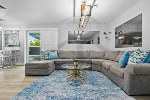 4bdrm 2 Bath Pool Close To Strip Conventions, Las Vegas (photo 3)