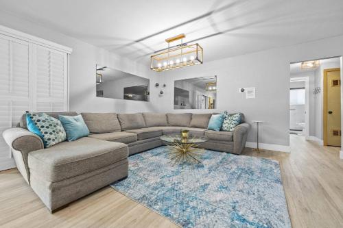 4bdrm 2 Bath Pool Close To Strip Conventions