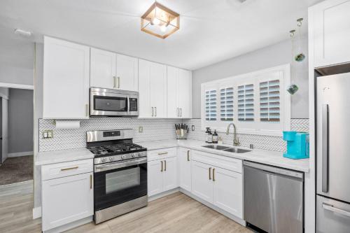 4bdrm 2 Bath Pool Close To Strip Conventions, Las Vegas (photo 10)
