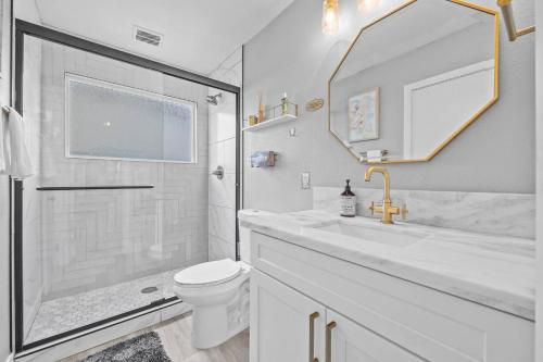 4bdrm 2 Bath Pool Close To Strip Conventions