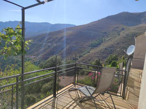 Maison de village avec vue sur les montagnes - Location saisonnière - Bigorno