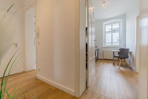 Faciliteiten, modernes Apartment - zentral, ruhig, Wlan, Netflix, Küche, Schreibtisch, Parkplatz, Waschtrockner (modernes Apartment - zentral, ruhig, Wlan, Netflix, Kuche, Schreibtisch, Parkplatz, Waschtrockner) in Cottbus