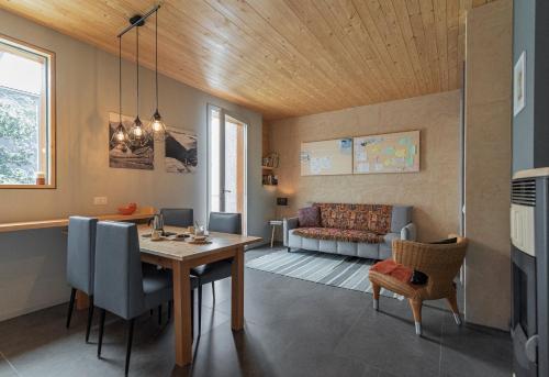 Maison 4 soleil. Casa design luce e natura in Crodo