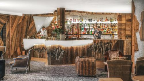 387238181 Hôtel Les Barmes De l'Ours