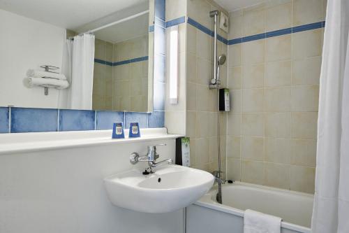 Kyriad Tarbes Bastillac - image 4