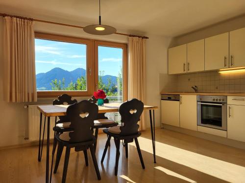 Wohnung Weitsicht Ruhpolding, 3 Schlafzimmer, Bergpanorama, Alleinlage - Tap to explore photos