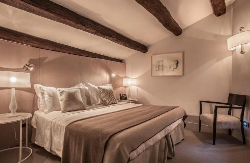 47LuxurySuites - Trevi - image 7