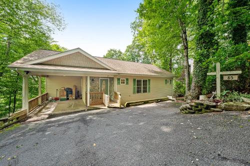 Land Harbor Landing in Newland, USA