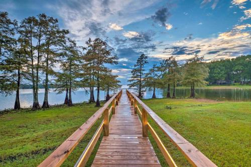 Cypress Point Spacious Home Pier and Boat Launch!