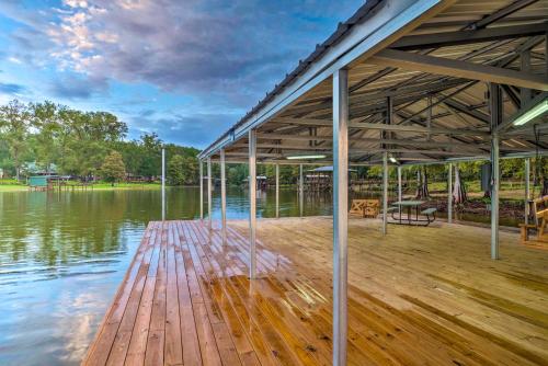 Cypress Point Spacious Home Pier and Boat Launch!