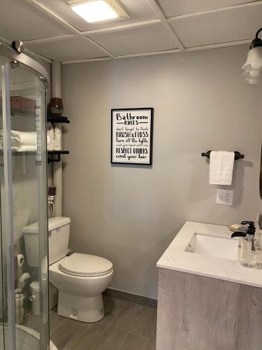 Ванная комната, Perfect Cozy Lake Retreat - Central New Hampshire in Гилмантон