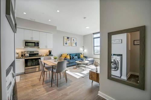 Stylish 1br Unit. Parking. Easy Ride to NYC in Hackensack, USA