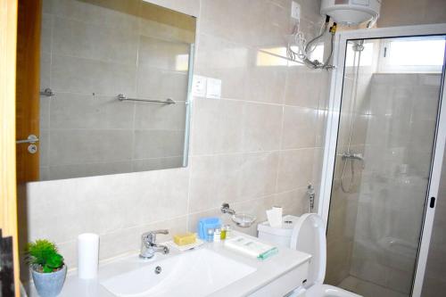 Lovely - Luxury 2 Bedrooms 500m from the Beach, Santa Maria (foto 9)
