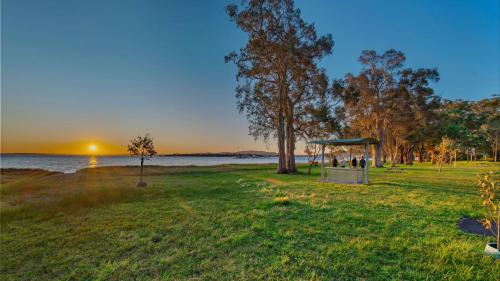 Çevredekiler, Sunset Beach Luxury 24 in Port Stephens