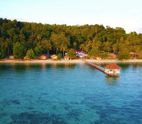 Reconnect - Private Island Resort & Dive Center Togean - Buka Buka Island