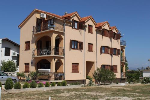  Apartments with a parking space Tribunj, Vodice - 6223 in Tribunj