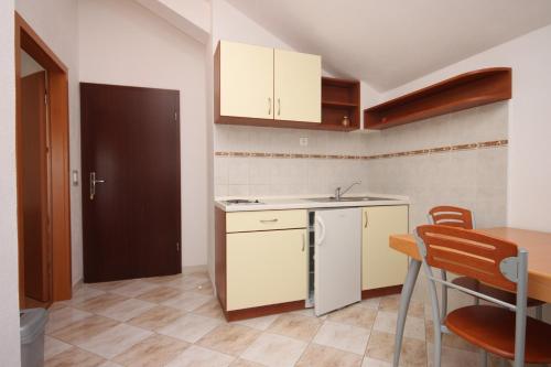 Apartments by the sea Biograd na Moru Biograd - 6222 - image 8