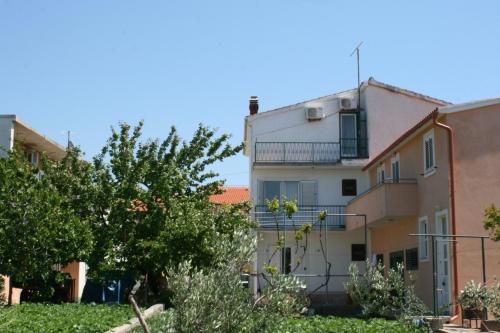 Apartments with a parking space Vodice - 6238 - image 5