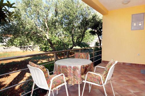 Holiday house with a parking space Sukosan Zadar - 6218 - image 4