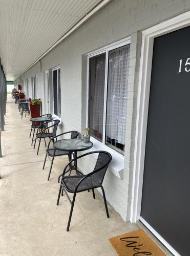 ทัศนียภาพภายนอกโรงแรม, เซ็นเตอร์ พอยต์ มิด- ซิตี้ มอเตอร์ อินน์ (Centre Point Mid-City Motor Inn) in วอริคค์