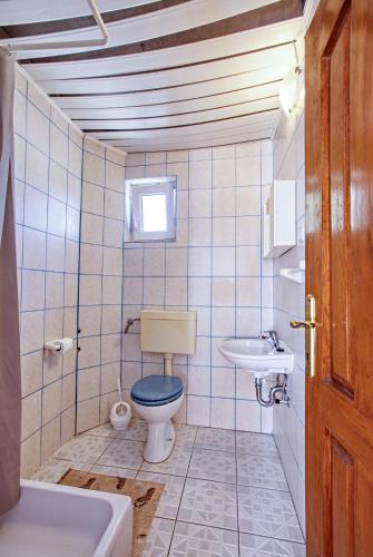 Double Room image 4