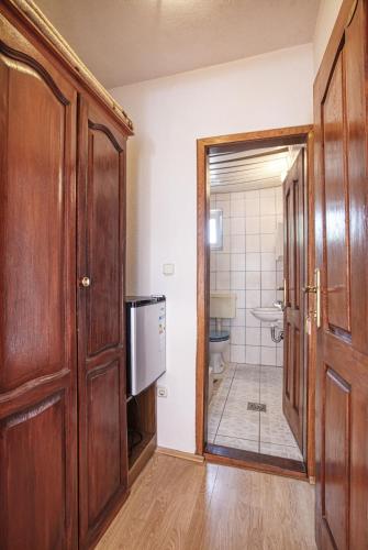 Double Room image 6